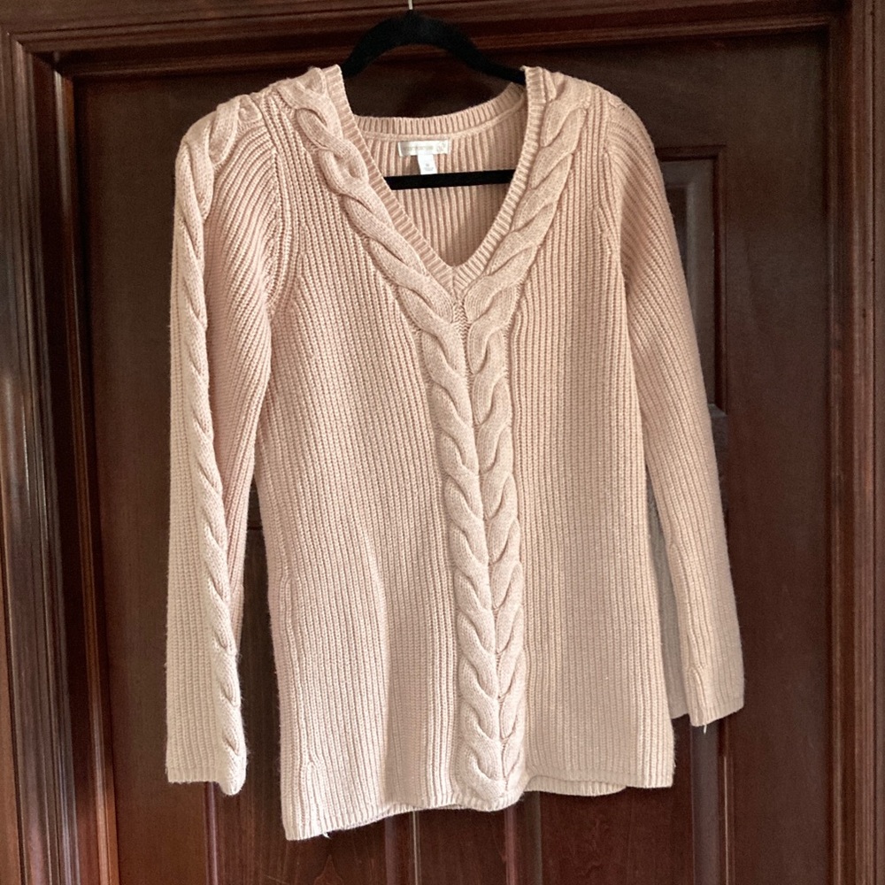 Westport Women's Beige V-Neck Cable Knit Sweater